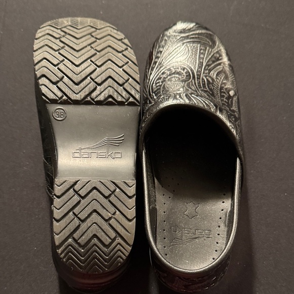 Women’s Dansko Black Tooled Leather Shoe - Picture 3 of 7